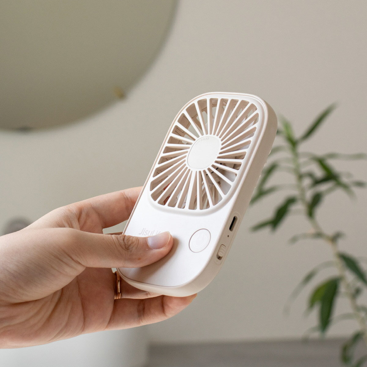 ハンディファン｜スマホが充電できる！使いやすくて便利な手持ち扇風機のおすすめは？