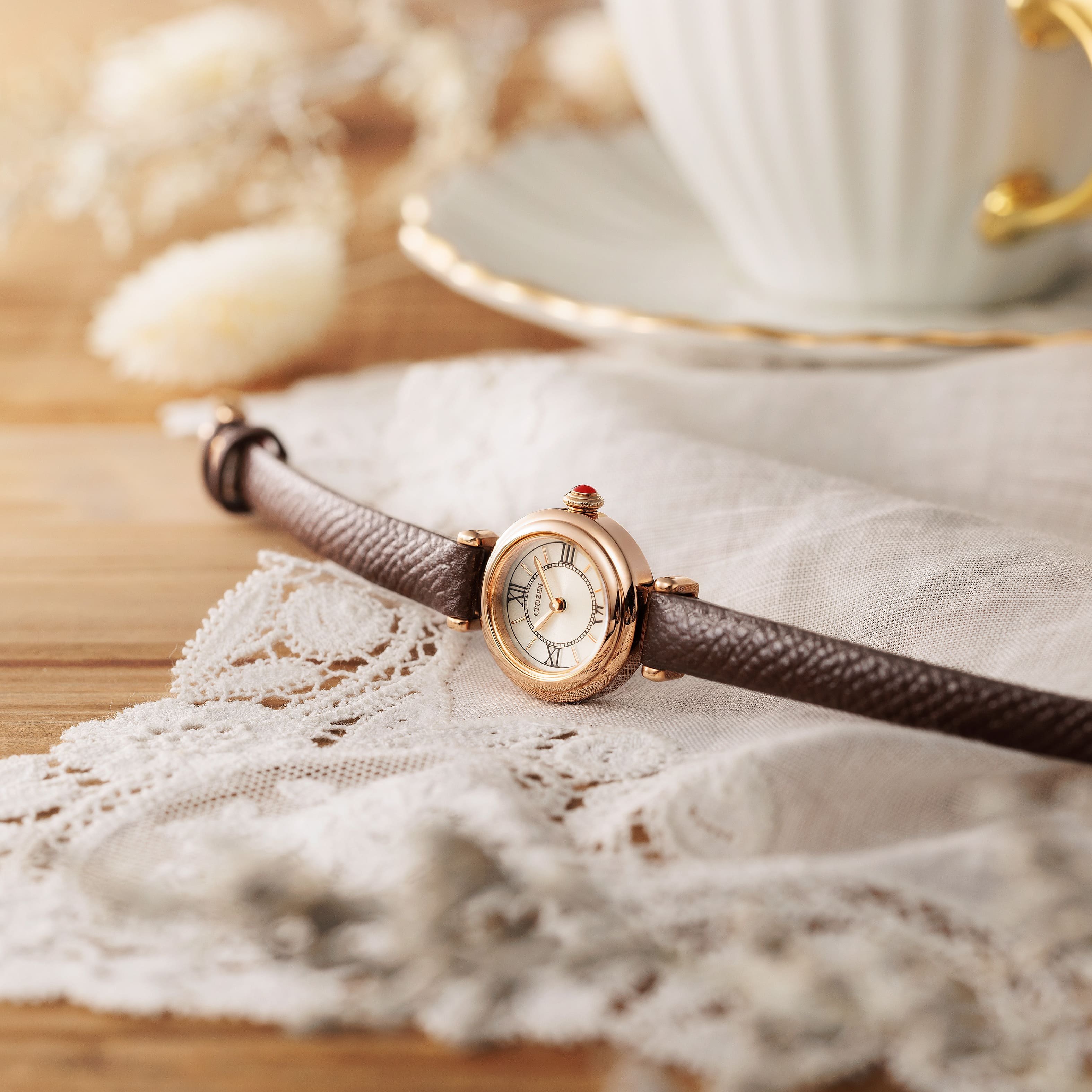 Kii: シチズン キー エコ・ドライブ ラウンドモデル CITIZEN Kii Eco-Drive EG7083-04W シチズン ファッショングッズ 腕時計 ベージュ【送料無料】